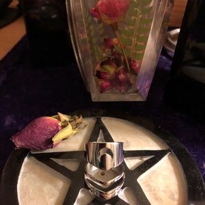 Killstar Titania Ring Size 7